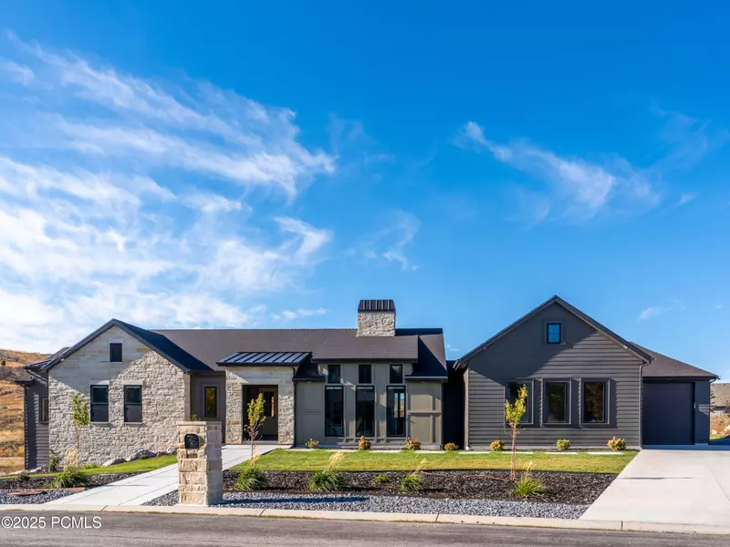 6188 E Hummingbird PT Point, Huntsville, UT 84317