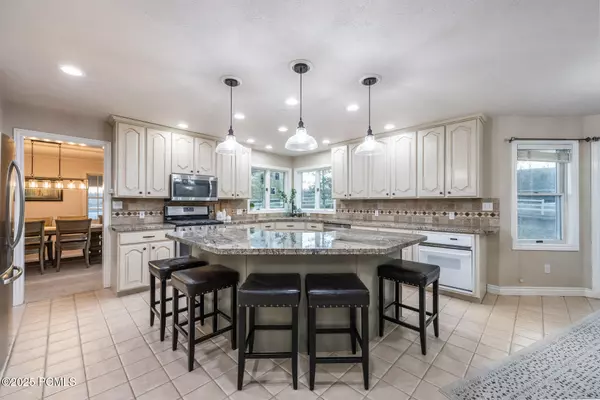 Kamas, UT 84036,777 N Democrat ALY Alley