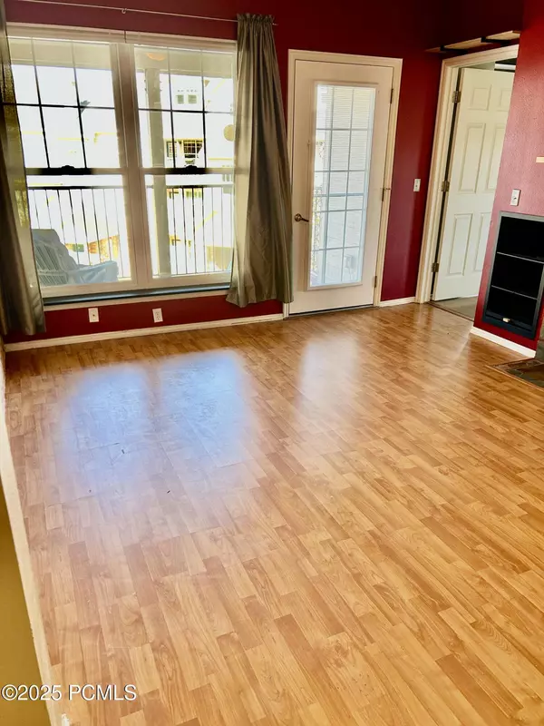 Park City, UT 84098,900 Bitner RD Road #Apt B37