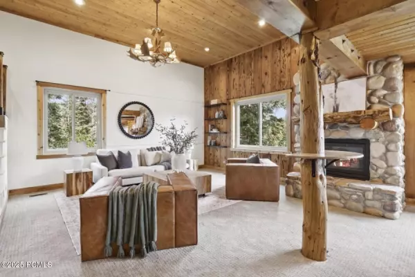 Park City, UT 84098,355 Woodland DR Drive #23