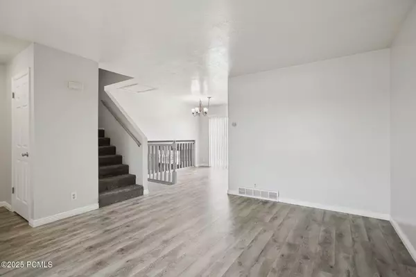 Roy, UT 84067,5856 W 3950 West West