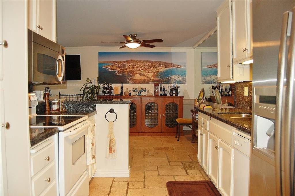 La Jolla, CA 92037,909 Coast Boulevard #2
