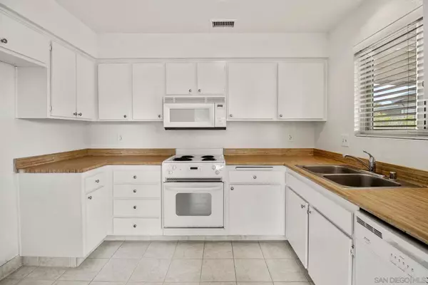 Oceanside, CA 92057,501 Allspice Way