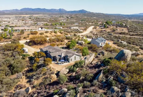 41575 Rolling Hills Dr, Aguanga, CA 92536