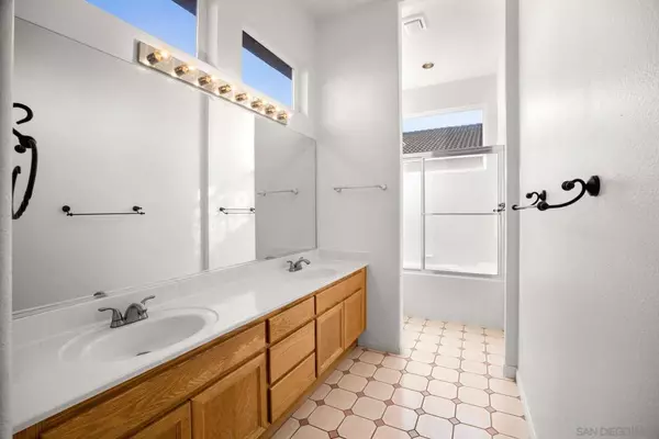 Escondido, CA 92026,1842 Foothill View Pl