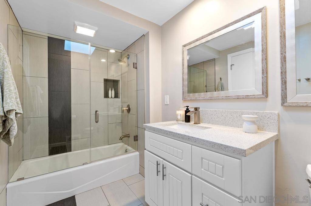 7026 Estrella De Mar Rd, Carlsbad, CA 92009