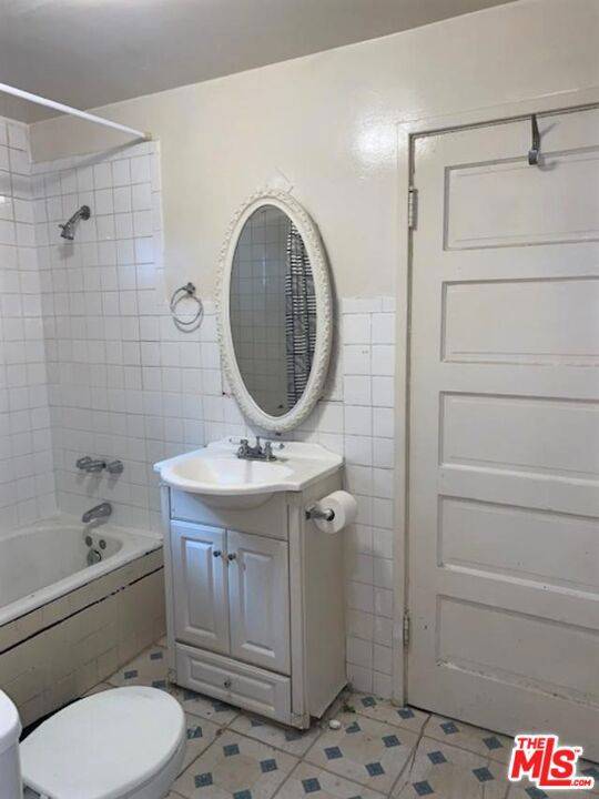 6144 Fair AVE, North Hollywood, CA 91606