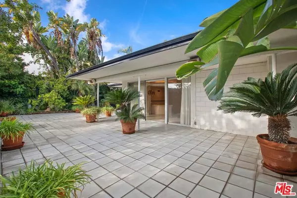 Beverly Hills, CA 90210,9929 Anthony PL