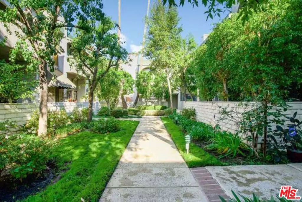Encino, CA 91316,5345 White Oak AVE #L