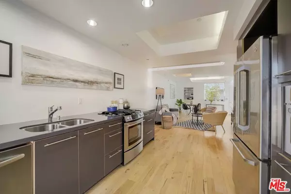 Los Angeles, CA 90046,1322 N Detroit ST #9