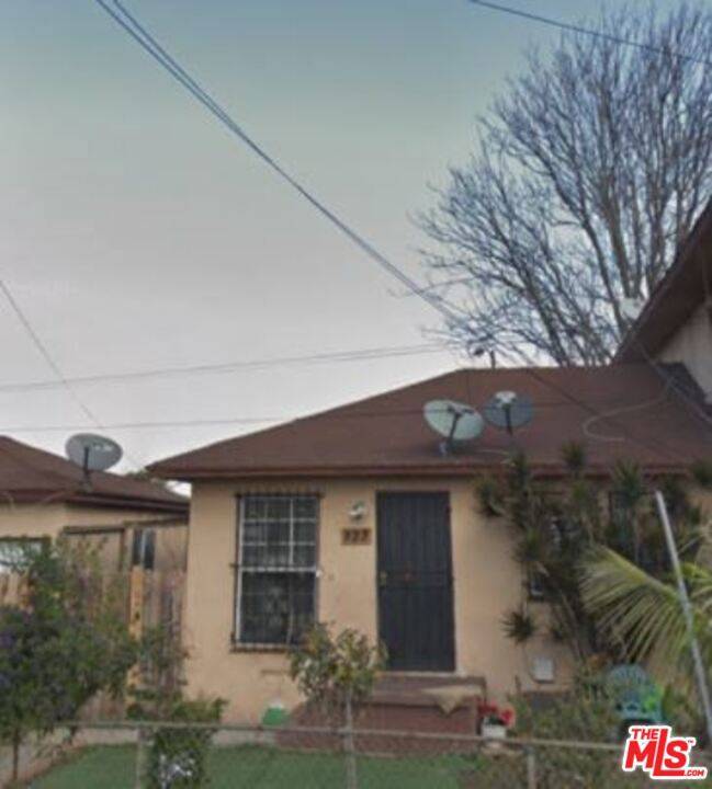 Los Angeles, CA 90059,823 E 111Th PL
