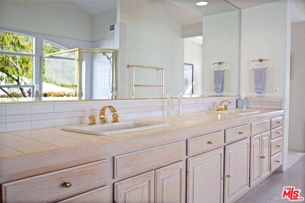 Calabasas, CA 91302,26763 Mulholland