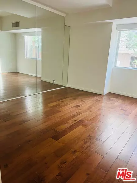 1155 N La Cienega BLVD #204, West Hollywood, CA 90069