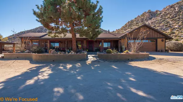 Pioneertown, CA 92268,5617 Tom Mix RD