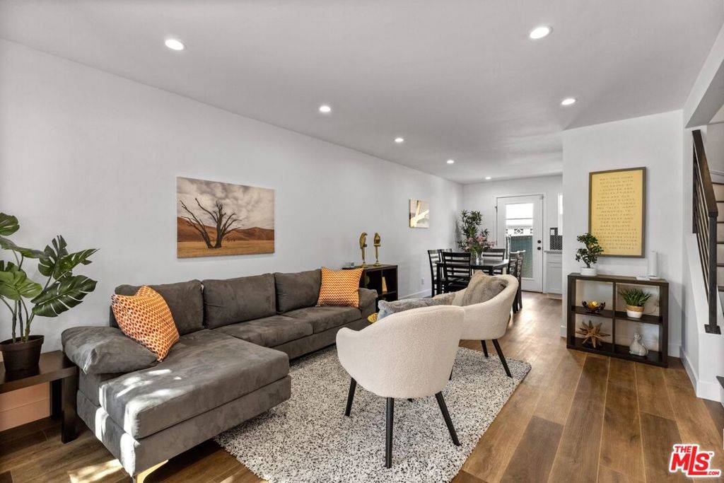 Burbank, CA 91502,231 W Cedar AVE