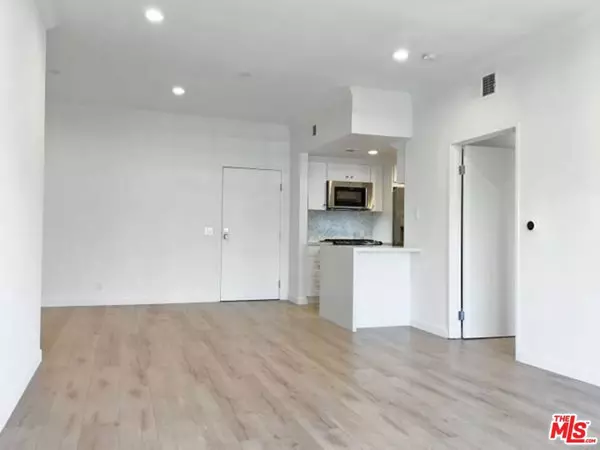 301 S SWALL DR #102, Los Angeles, CA 90048