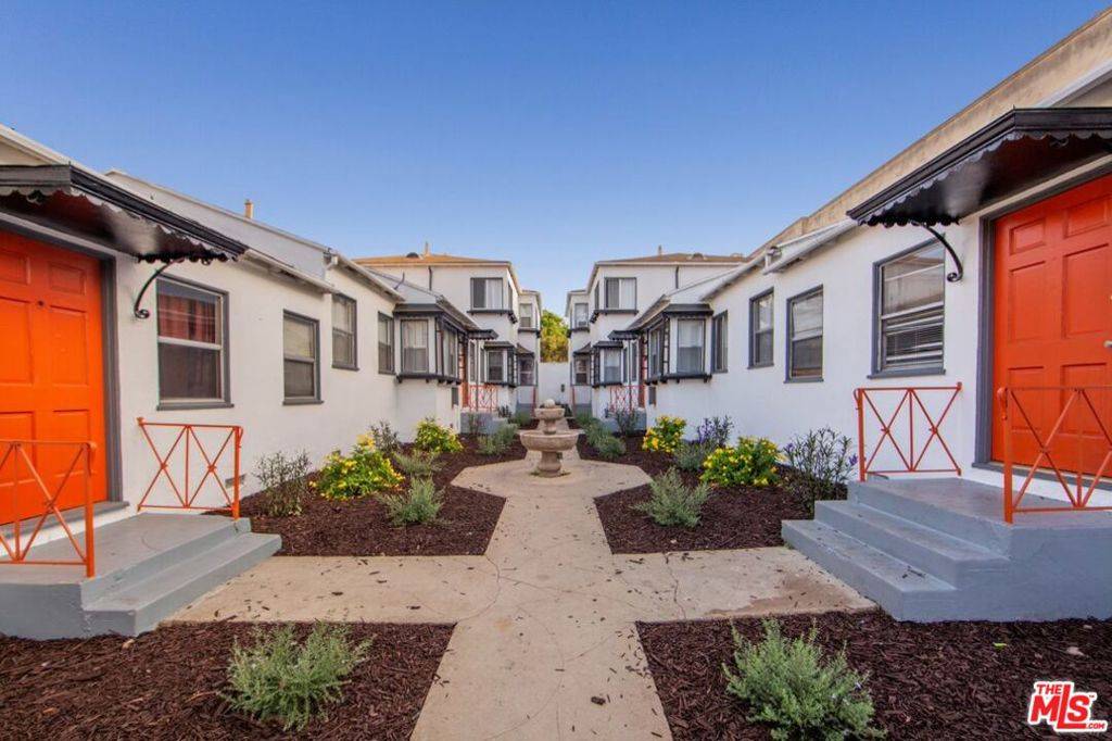 4117 W Adams BLVD, Los Angeles, CA 90018