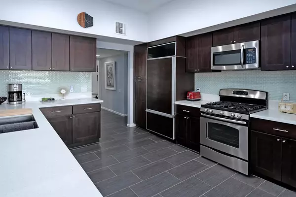 Palm Springs, CA 92264,499 Desert Lakes CIR