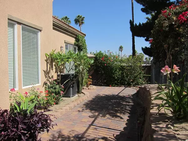 Palm Desert, CA 92211,77184 California DR