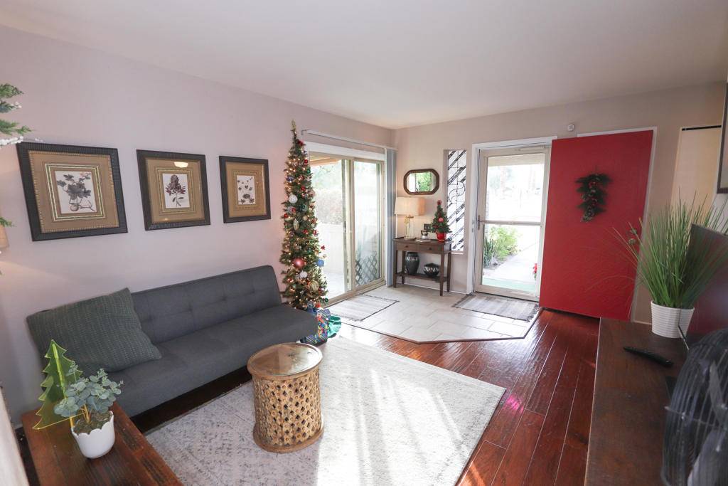Palm Springs, CA 92262,1533 Sunflower CT N