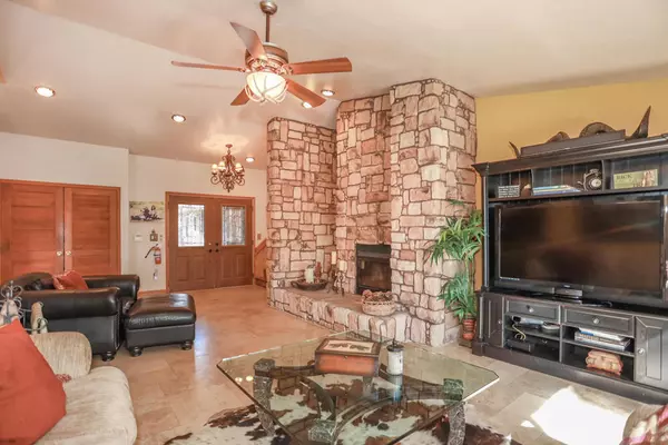 Big Bear, CA 92314,1118 Gold Mountain DR