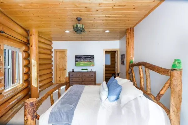 Big Bear, CA 92315,43510 Sheephorn RD