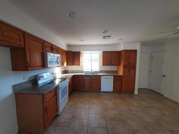 1273 Red Sea AVE, Thermal, CA 92274