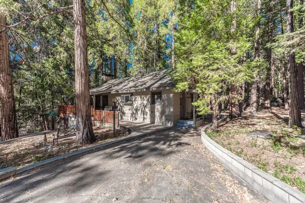 Idyllwild, CA 92549,55180 Daryll RD