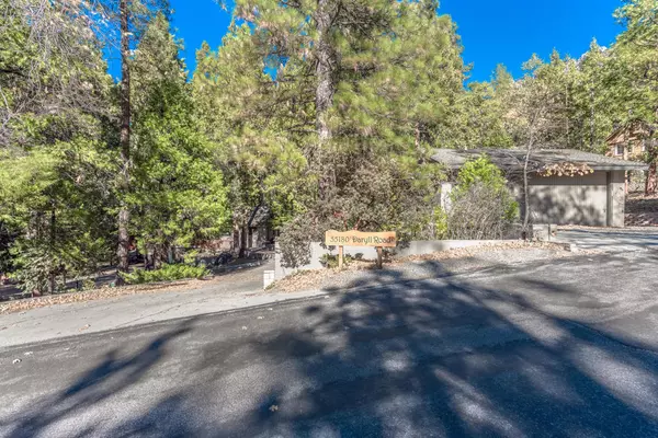 Idyllwild, CA 92549,55180 Daryll RD