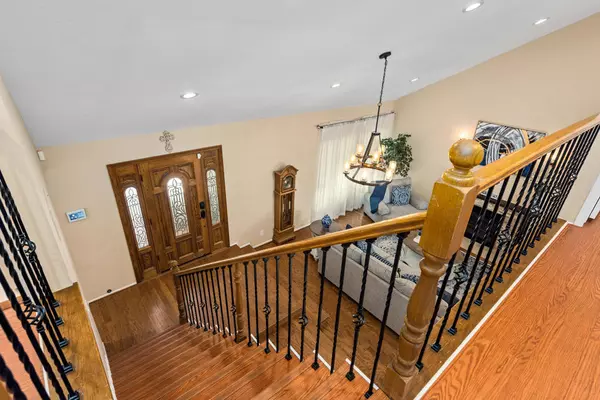 Anaheim Hills, CA 92807,730 S Highland LN