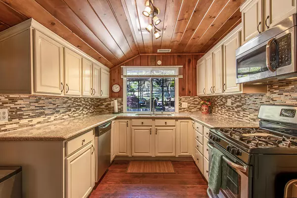 Idyllwild, CA 92549,54895 S Circle DR