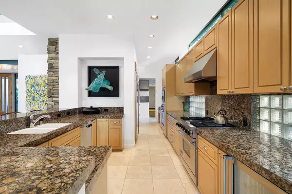 Palm Desert, CA 92260,1102 Lake Vista