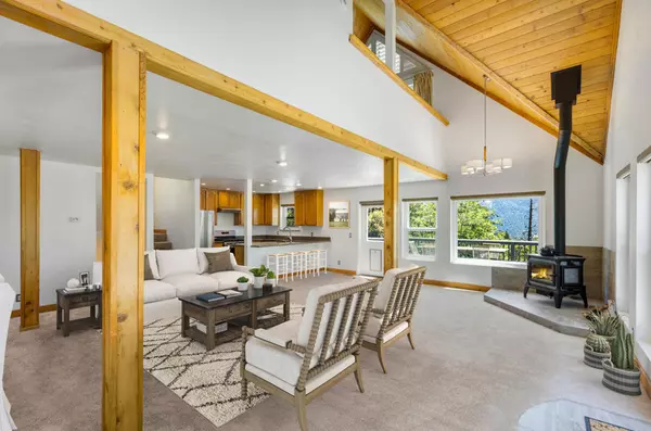 Idyllwild, CA 92549,24695 Highgrove