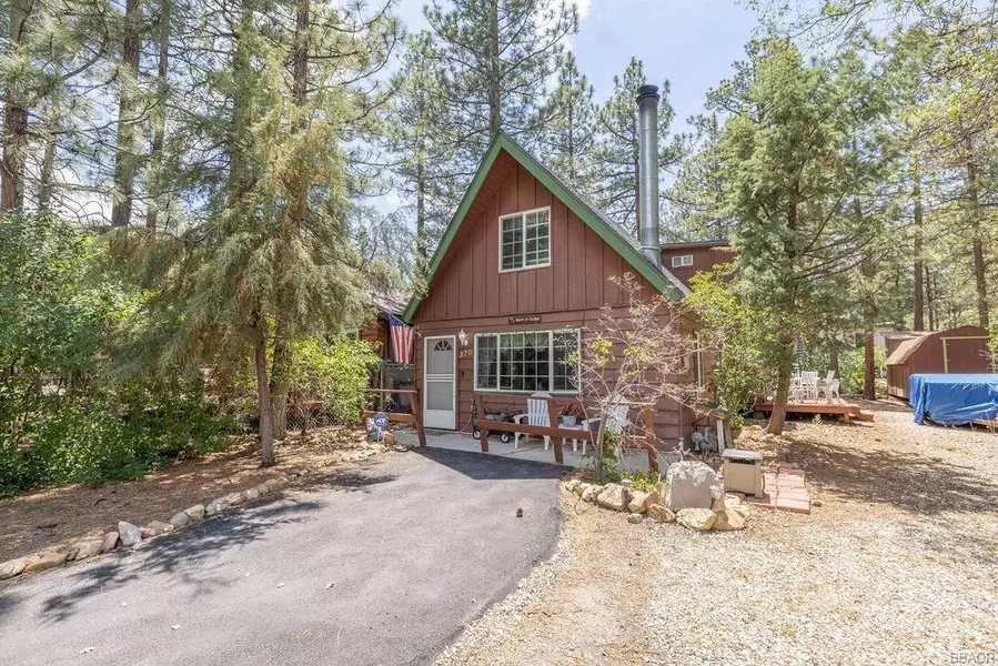 370 Moreno LN, Sugarloaf, CA 92386