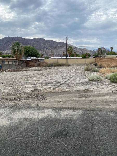 3743 Catalina DR, Thermal, CA 92274