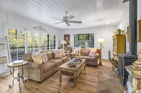 Idyllwild, CA 92549,24740 Upper Indian Rock RD