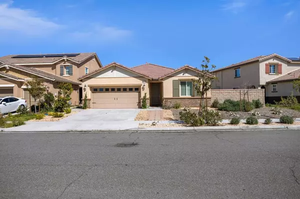 Jurupa Valley, CA 91752,6874 Cache WAY