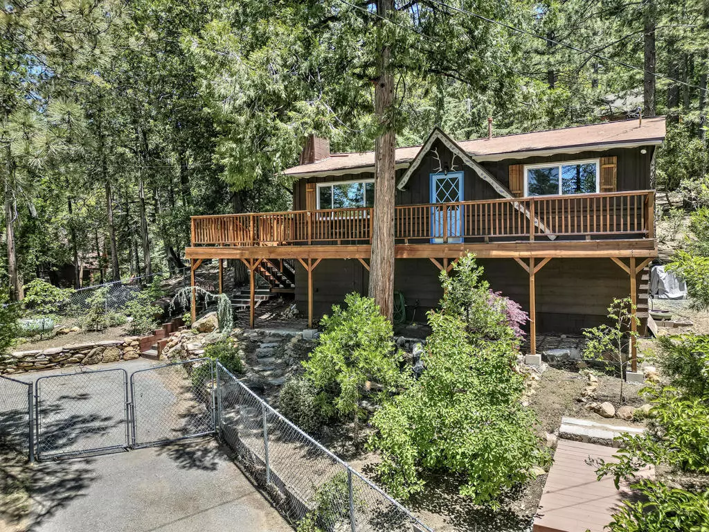 Idyllwild, CA 92549,25770 Scenic DR