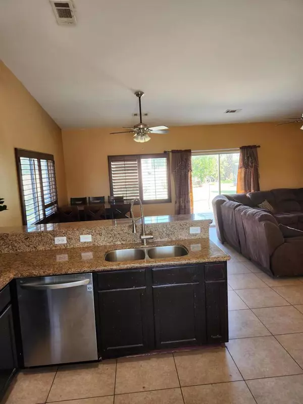 Coachella, CA 92236,50621 Avenida Razon