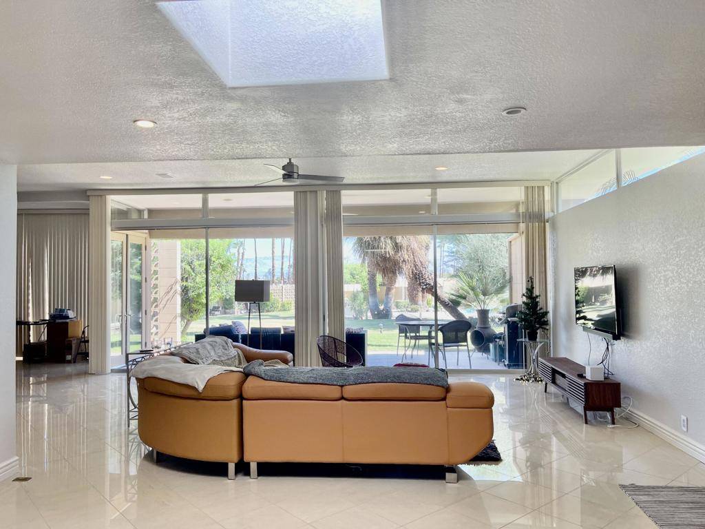 Palm Desert, CA 92260,715 Sandpiper ST