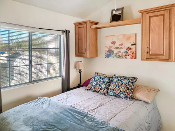 Desert Hot Springs, CA 92241,70200 Dillon RD #424