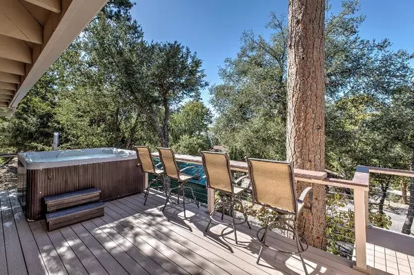 Idyllwild, CA 92549,25450 Glen RD