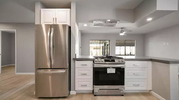 Thousand Palms, CA 92276,33520 Barcelona DR