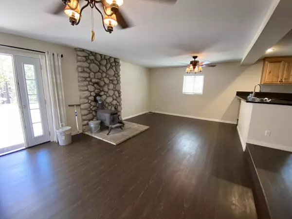 Idyllwild, CA 92549,54707 Pine Crest AVE