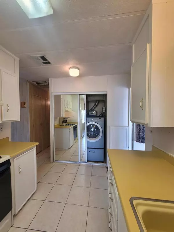 Cathedral City, CA 92234,21 Mesa View DR
