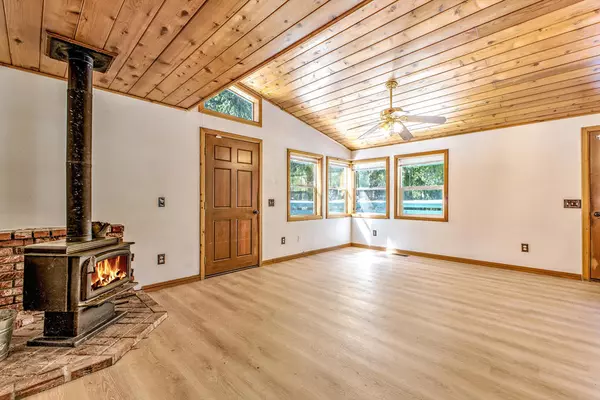 Idyllwild, CA 92549,54250 Strawberry Valley DR