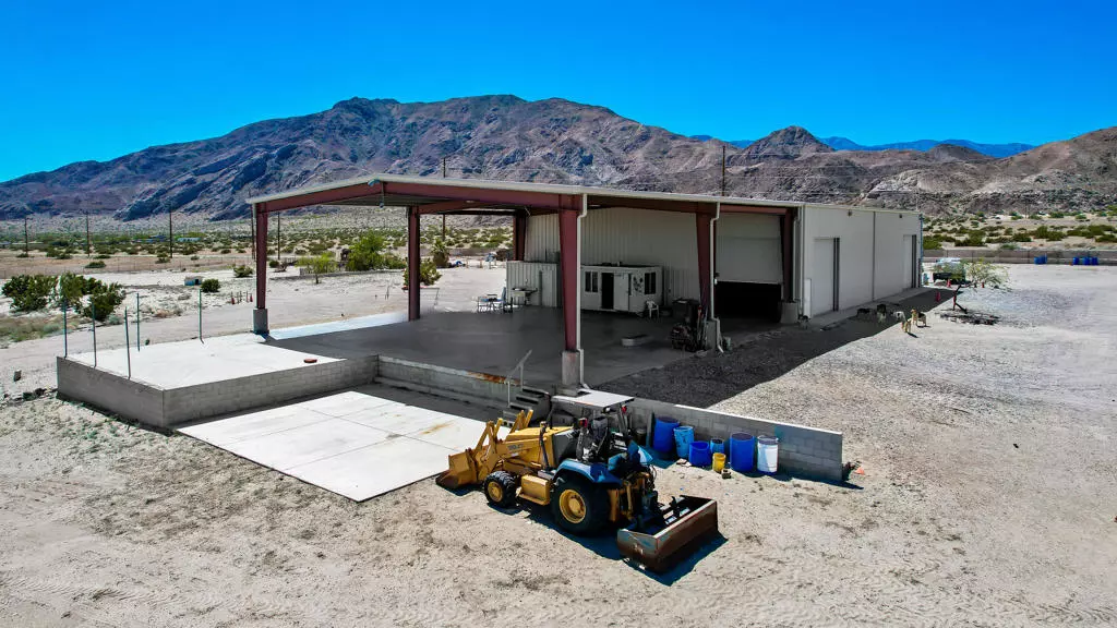 3982 Coolidge Springs RD, Thermal, CA 92274