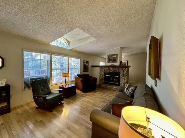 Idyllwild, CA 92549,53466 Country Club DR