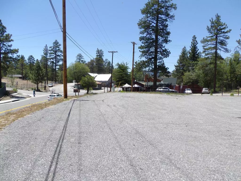 Big Bear, CA 92315,40318 Big Bear BLVD