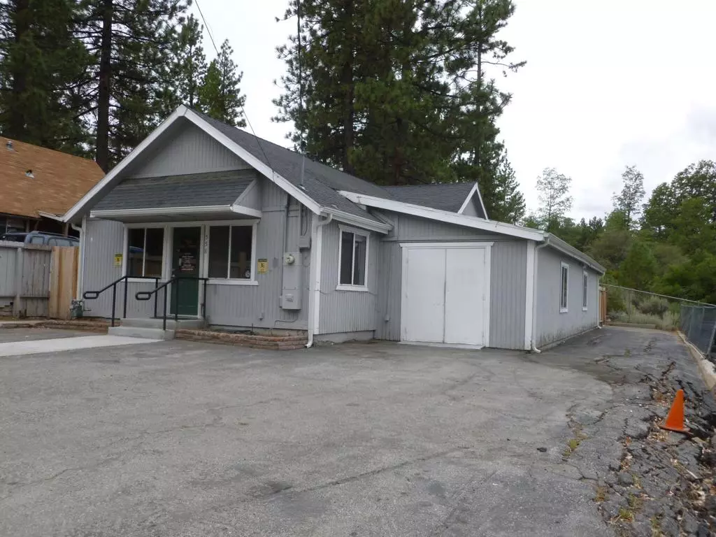 Big Bear, CA 92315,558 Wren DR